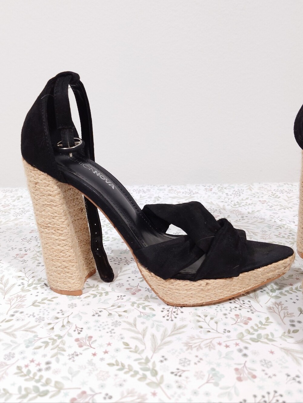 Fashion Nova Black Platform Sandals Espadrille Block Heels Size 9
